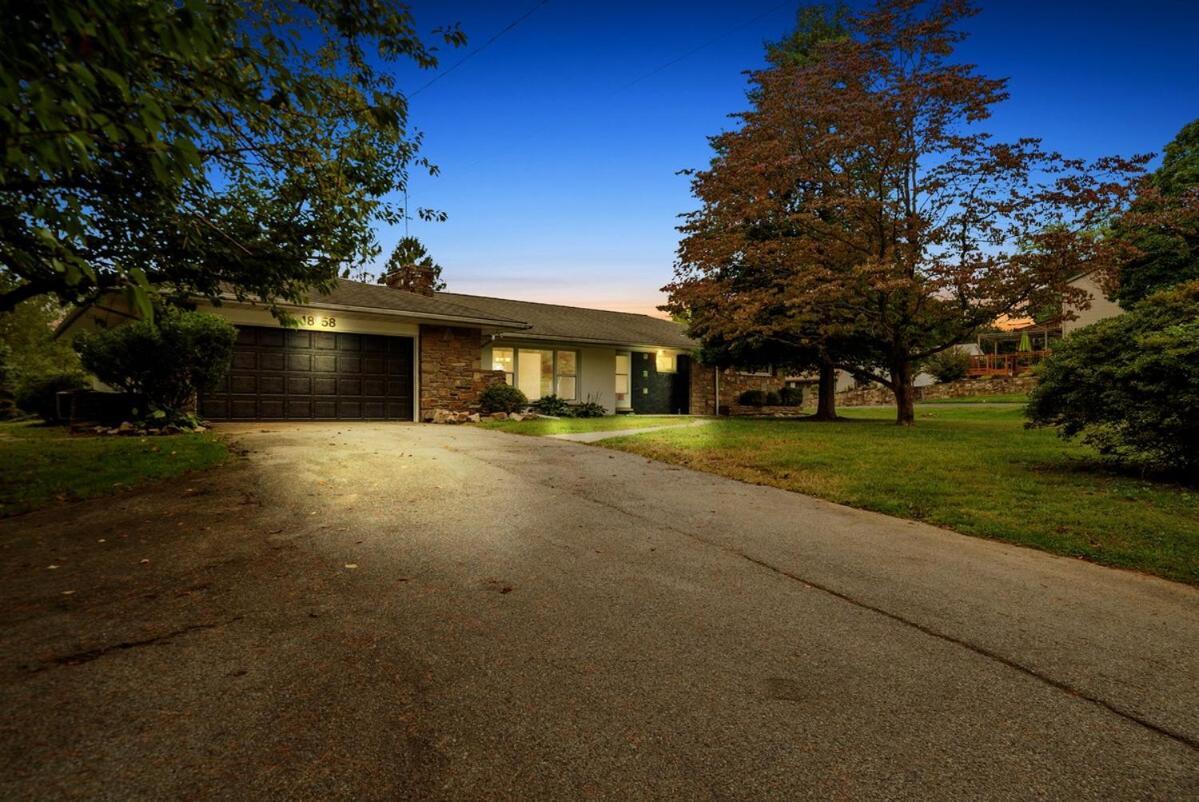 Comfort, Fun, & Charming - 5BR Oasis with Pool Coatesville Exterior photo